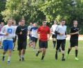 Bild: Gebert, Rudolf
Lockerer Aufgalopp für die Spieler des SV Mitterteich zum Trainingsauftakt am Montagabend.