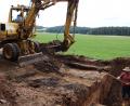 Bild: Thomas Dobler
Der gravierendste Wasserrohrbruch ereignete sich zwischen Brudersdorf und Diepoltshof, beide Stadt Nabburg. Für die Reparatur der  Hauptzubringerleitung musste die Gemeindeverbindungsstraße komplett gesperrt werden.Die Firma Bauer aus Niedermurach legte sich gestern ab 9 Uhr ins Zeug, den Schaden zu beseitigen.