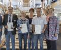 Bild: Moosburger/exb
IHK-Vizepräsidentin Karin Siegert (rechts) und der stellvertretende Hauptgeschäftsführer Peter Weber (links) mit den Geehrten, (von links) Walter Lorenz, Karoline Witte, Astrid Makitta und Frank Pamler.