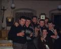Bild: exb
Ein Teil der jungen Burschen, die damals den Schlüsselclub mit aus der Taufe hoben: Von links Hans Bauer, Albert Ernstberger, Konrad Rosner, Konrad Männer, Emmeram Heindl, Willi Bauer und Siegfried Lindner bei einem Schießabend im Kappl-Wirtshaus.