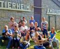 Bild: exb
Das Team vom Amberger Tierheim mit einigen seiner Schützlinge. Die Leistungen, die hier rund um die 7000 Tiere aus dem illegalen Tiertransport vom Oktober 2017 erbracht wurden, würdigte die Staatsregierung mit dem Bayerischen Tierschutzpreis 2018.