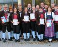 Bild: sns
Für langjährige Mitgliedschaft in der Stadtkapelle sind zahlreiche Musiker (mit Urkunden) durch Ehrengäste, Repräsentanten des Nordbayerischen Musikbundes und Vertreter der Kapelle ausgezeichnet worden.