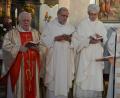 Bild: jr
Monsignore Klaus-Oskar Lettner (2. von rechts) führte den jüngsten Resl-Gebetstag an, mit am Altar standen Pfarrseelsorger Pater Benedikt Leitmayr (2. von links), Pater Hans Junker (links) und Pfarrer Franz Metzger aus Nördlingen, ein ehemaliger Fockenfelder Abiturient.