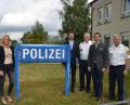 Bild: dob
Bundestagsabgeordneter Albert Rupprecht, Landtagskandidat Stephan Oetzinger (Zweiter und Vierter von rechts) sowie Landrat Andreas Meier und stellvertretende CSU-Kreisvorsitzende Andrea Lang (von links) treffen sich mit Erstem Polizeihauptkommissar Siegfried Meckl und dem Oberpfälzer Polizeipräsident Gerold Mahlmeister (Erster und Dritter von rechts).