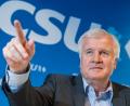 Bild: Peter Kneffel/dpa
Horst Seehofer, CSU-Vorsitzender und Bundesminister für Inneres, Heimat und Bau, spricht auf einer Pressekonferenz, die im Anschluss an die Sitzung des CSU-Vorstands stattfindet.