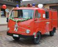 Bild: ohr
Seit Jahren sucht die Feuerwehr Stulln nach einem passenden Stellplatz für das Fahrzeug aus dem Jahre 1965.  Die „Mary“ –wie sie liebevoll genannt wird - ist der Wehr sehr ans Herz gewachsen. Eine Unterstellmöglichkeit soll nun auf dem Gelände des Bauhofes geschaffen werden. Das Auto ist noch nicht außer Dienst gestellt.