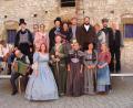 Bild: exb
Die Spannung steigt! Im Hof der Burg Dagestein in Vilseck hat sich das Schauspiel-Ensemble versammelt und probt fest für das Lola-Montez-Stück, das am Freitag, 29. Juni, Premiere hat.