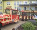 Bild: exb
18 Bewohner des Hauses "Steinwaldblick" gingen mit der Bimmelbahn auf Tour.
