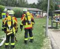 Bild: hai
Zunächst halten die Mädchen und Buben noch Abstand zu den beiden Speichersdorfer Atemschutzträgern.