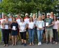 Bild: gi
Das Rettungsschwimm-Abzeichen in Silber legten die Mitglieder der Wasserwacht Moosbach ab. Dazu gratulierten die Ausbilder Schwimmmeister Karl Ulrich (Zweiter von rechts) und Vorsitzende der Wasserwacht Sandra Bodensteiner (rechts).