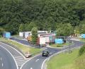 Bild: Stephan Fricke/News5/dpa
Die Rastanlage Sperbes an der Autobahn 9 zwischen Plech und Hormersdorf. Laut Polizei wurde am Dienstag in der Nähe des Rastplatzes nach Hinweisen im Zusammenhang mit dem Verschwinden von Sophia gesucht.  	Bild: Stephan Fricke/News5/dpa