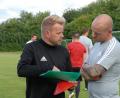 Bild: Gebert, Rudolf
Vor seinem Kreta-Urlaub instruierte Mitterteichs Trainer Andreas Lang (links) seinen „Co“ Markus Broschik bezüglich der Trainingsgestaltung. Zum Pokalspiel am Sonntag kehrt Lang aber rechtzeitig zurück.