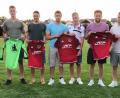 Bild: Beitrag, Externer [EXB] (kontakt@oberpfalznetz.de)
Kreisligist SC Kirchenthumbach hat mit den Vorbereitungen auf die neue Saison begonnen. Beim Trainingsauftakt waren viele neue Gesichter dabei.