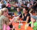 Bild: Hirsch
Viele Familien nutzten am Wochenende die Gelegenheit zum Besuch des Street-Food-Parks und genossen die Vielfalt des Angebots und das schöne Wetter.