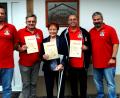 Bild: zer
Fanclubpräsident Präsident Sandro Spickenreuther (von links) dankt  Ulrich Rückerl, Helga Völkl und Thomas Hofmann ebenso wie  Geschäftsführer Michael Busl zu ihrer Treue zu den "Guten Freunden".