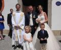 Bild: kro
Corinna und Tobias Hecht mit Kaplan Andreas Schinko nach dem Verlassen der Kappl-Kirche.