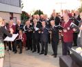 Bild: do
Mit einigen Welt-Hits betreten die vereinigten Männerchöre aus Eschenbach und Weiherhammer unter Leitung von Riita Michelson neues musikalisches Terrain.