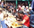 Bild: lep
Schon mittags gibt's beim Sommerfest der Siedlergemeinschaft kaum mehr freie Plätze an den Biertischgarnituren