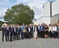 Bild: Bayreuther
Gemeinsam für die Region: Die 35 Unternehmer des neu gewählten IHK-Gremiums Amberg-Sulzbach rund um Vorsitzenden Rolf Pfeiffer (Dritter von links) und IHK-Geschäftsstellenleiter Johann Schmalzl (Zweiter von links) vertreten in den kommenden fünf Jahren die Anliegen der regionalen Wirtschaft.