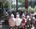 Bild: gz
Pfarrer Gerhard Hettler zelebriert den Gedenkgottesdienst an der Waldkapelle „Maria Heimsuchung“.