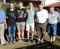 Bild: ksi
Sportanglervereins-Vorsitzender Rudi Lindner (links) und sein Stellvertreter Jürgen Müller (rechts) mit den neuen Fischereiaufsehern.