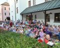 Bild: fjo
Im Serenadenhof genießt ein begeistertes Publikum den Auftritt der "Damen-Big-Band".