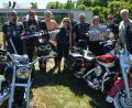 Bild: Rosner, Josef [JR] (ROSNER.JOSEF@T-ONLINE.DE)
500 Euro stellte der Harley-Davidson-Club „Steinwald-Chapter-Bavaria“ für die Heilpädagogischen Tagesstätte der Lebenshilfe zur Verfügung, worüber sich Sandra Köstler (4. von rechts) sehr freute. Überreicht wurde die Spende vom Vorsitzenden Peter Kuriczak (Dritter von rechts). Mit im Bild Club-Kassiererin Ursula Fleischer, stellvertretender Lebenshilfe-Vorsitzender Franz Malzer (2. von rechts) und 2. Bürgermeister Stefan Grillmeier (6. von rechts).