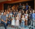 Rund 50 Musikschüler von Wolfgang und Sieglinde Ziegler zeigen beim Vorspielabend im Pfarrsaal ihr Können und ernten reichen Beifall.