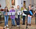 Bild: gi
Die Klarinettengruppe präsentiert sich mit „Farewell to the Forest“ von F. Mendelsohn Bartholdy mit ihrer Lehrerin Daniela Ermer.