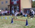 Bild: edo
Kicken für einen guten Zweck- dieses Konzept kommt beim Schulfest super an. Schulleiterin Hedwig Forster, ihre Stellvertreterin Ingrid Schmidt und das Lehrerteam der Grundschule Oberbibrach treffen mit der „BallHelden- Aktion“ genau den Nerv der Kinder und der zahlreichen Besucher.