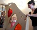 Bild: Hirsch
Bewegung macht Spaß. Vor allem im Kletterhaus der Kinderkrippe. Beim Tag der offenen Tür konnten sich die Eltern vom Konzept überzeugen.