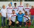 Bild: ADJ
Der ASV Neustadt stellte seine neuen Spieler vor: (kniend von links) David Beck, Trainer Norbert Kraft und Mohammed Nur Khalid; (stehend von links) Vorsitzender Juan Vilas, Andreas Zeisser, Abdulla Ayub Jusuf, Vitczslav Iwaschenkow, Andreas Bertram und Abteilungsleiter Hans Wiesenbacher. Nicht auf dem Bild sind Artur Bertram und Andreas Rupprecht.