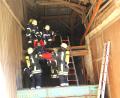 Bild: boj
Für die Atemschutzgeräteträger der Feuerwehr Niedermurach mit Unterstützung der Nachbarwehr Pertolzhofen war die Personenrettung schon ein hartes Stück Arbeit.