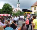 Bild: Dobmeier
Zum dritten Mal lädt die Dorfgemeinschaft Neunkirchen mit einem attraktiven Rahmenprogramm und Public Viewing mit WM-Endspiel zum Dorffest. Archivbild: Dobmeier