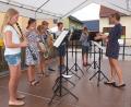 Bild: sön
Das Nachwuchsorchester der Blaskapelle St. Georg trat, geleitet von Sophie Rüth (rechts) mit Big-Band-Nummern vors Publikum.