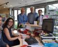 Bild: szl
Ludwig Bundscherer (links) ist seit Montag der neue Leiter der Tourist-Info und des Museumsquartiers. Vorgängerin Katrin Demleitner, Bürgermeister Franz Stahl, Kämmerer August Trißl und Markus Bergauer, Leiter der Hauptverwaltung des Rathauses (von links), heißen den 29-Jährigen willkommen.