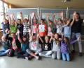 Bild: exb
Die Klasse 4 a der Grundschule Plößberg veranstaltet beim Schulfest eine besondere Aktion: Mit einer Verkaufsaktion und der Hilfe vom Erdenwerk Ziegler unterstützen die Schüler die Aktion „Plant-for-the-Planet“.