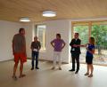 Bild: mfh
Über die hellen Gruppenräume freuten sich beim Rundgang (von links) Pfarrer Uwe Markert, Bauleiter Gerhard Schießl, Architekt Klaus Thiemann, Bürgermeister Michael Göth und Leiterin Gabi Sperber.