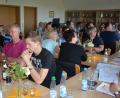 Bild: jr
Bei der Abschlussbesprechung zum 19. Kreisjugend- und Familientag in Konnersreuth gab es im Feuerwehrgerätehaus eine bayerische Brotzeit für die ehrenamtlichen Helfer.