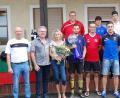 Bild: grm
Sieger des diesjährigen Kälte-Grohmann-Wanderpokals wurde erstmals der SV Waldau. Die teilnehmenden Mannschaften erhielten Geldpreise oder Gutscheine.