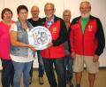 Bild: smr
Die Besten beim Geburtstagsschießen (von links): Claudia Specht, Scheibenspenderin Ingrid Schmer, Josef Singer, Gewinner Günter Kaczorowski, Alfred Hertl und Georg Pickelmann.