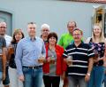 Bild: njn
Der Bürgerfestausschuss um Bürgermeister Hans Donko (dritter von rechts). Mit auf dem Bild Brauereichef Ludwig Würth (sechster von links), Amtsrat Hubert Wojtenek (vierter von rechts) und der neue technische Angestellte der Stadt, Markus Meyer (dritter von links).