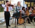 Bild: mng
Jarema Pavliv, Olena Nikolenko, Natalija Stachiv und Oksana Kolomiyets (von links) - das „Bandura-Goldkehlchen-Quartett“ aus Lviv. Sie interpretierten auf Violine und Banduras neben klassischen Werken auch Folklore aus ihrer Heimat.