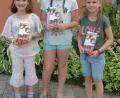 Bild: gz
Die neuen Ministrantinnen Leonie Reil, Hannah Meckl und Annalena Stahl freuen sich auf ihren Dienst am Altar.