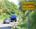 Bild: Stephan Huber
„Raigering“ steht ziemlich weit im Grünen. Deshalb soll die Ortstafel näher an den Stadtteil heranrücken.