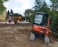 Bild: dob
Der Feuerwehr mit den Vorsitzenden Reinhard Wiesent und Richard Seegerer haben es die Böhmischbrucker Kinder in erster Linie zu verdanken, dass sie nicht nur neue Spielgeräte sondern auch einen größeren Spielplatz erhielten. Die Kosten in Höhe von 15 000 Euro übernahm die Stadt, die auch für die professionelle Aufstellung der Spielgeräte sorgte.