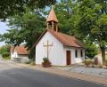 Bild: rha
Seit 50 Jahren bildet die Dorfkapelle den Mittelpunkt der Ortschaft Ebersbach bei Vilseck. Dies wird mit einem Festgottesdienst und einem Dorffest am Sonntag, 29. Juli, gefeiert.