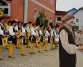 Bild: bey
Helmut Bamler verkündet die Regeln zum Ablauf des Festzuges mit der Reihenfolge der Gruppen.