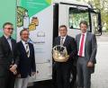 Bild: njn
Der bayerische Staatsminister Franz Josef Pschierer (zweiter von rechts) mit Steinwald-Allianz Geschäftsführer Martin Schmid, Professor Dr. Alexander Pflaum vom Fraunhofer Institut SCS, Steinwald-Allianz-Vorsitzender Hans Donko und MAN-Regionalleiter Martin Zaindl.