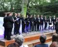 Bild: dwi
17 ehemalige Domspatzen besingen den Mythos Bayerns: Das Renner-Ensemble Regensburg feiert in Gebenbach 100 Jahre Freistaat.